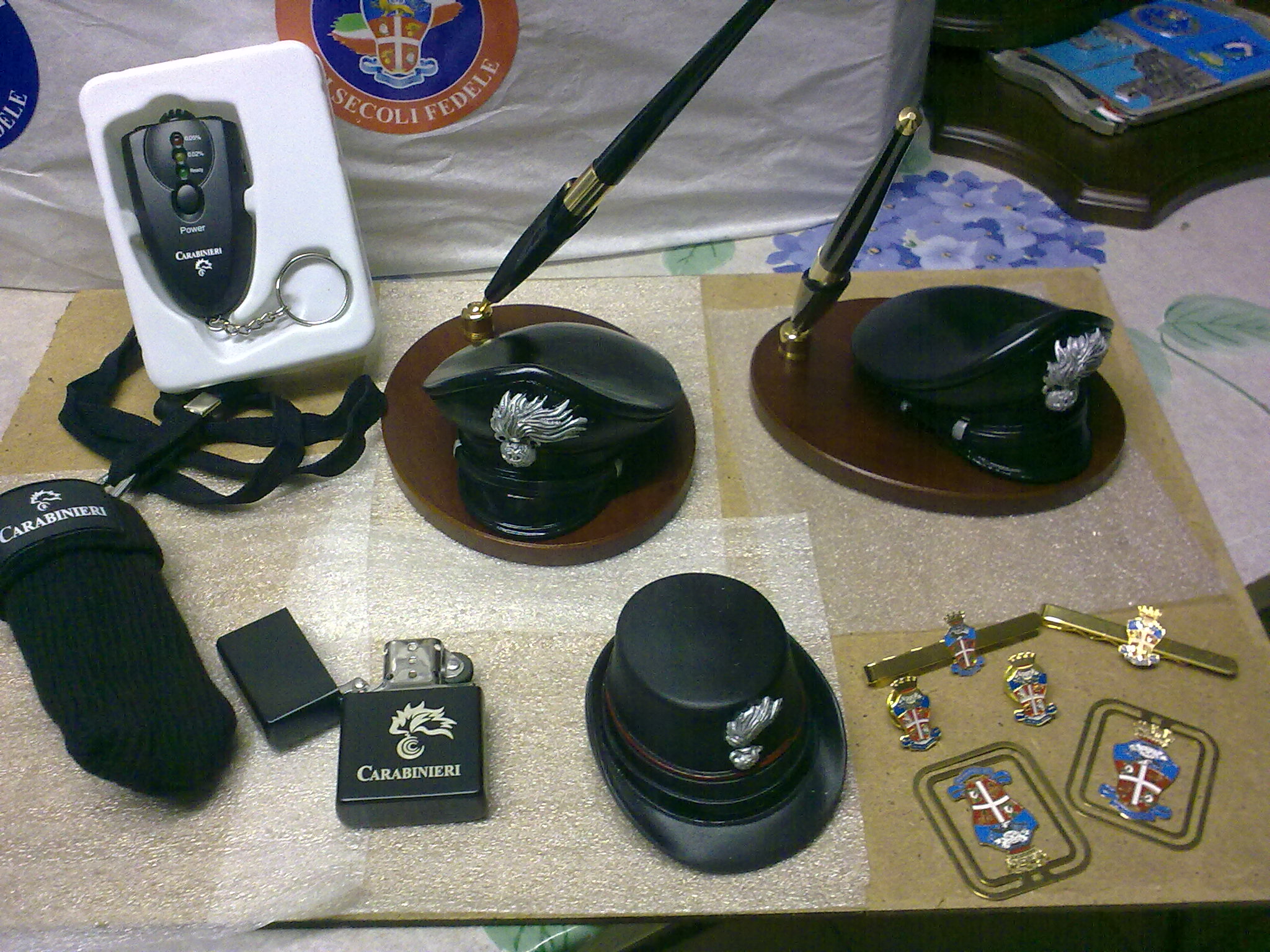 Oggetti regalo carabinieri oggettistica militare for Sito regalo oggetti